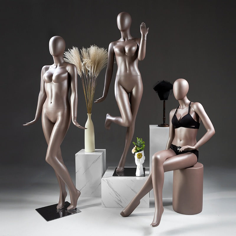 Durable Fiberglass Clothing Display Model with Metal Base for Retail Store Fashion Show