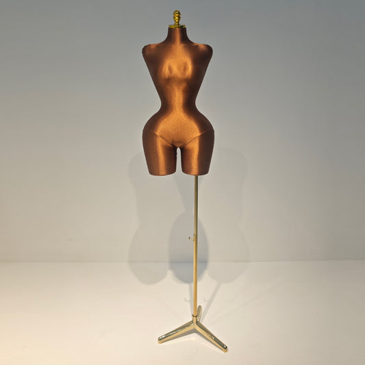 Plus-Size FRP Mannequin Main