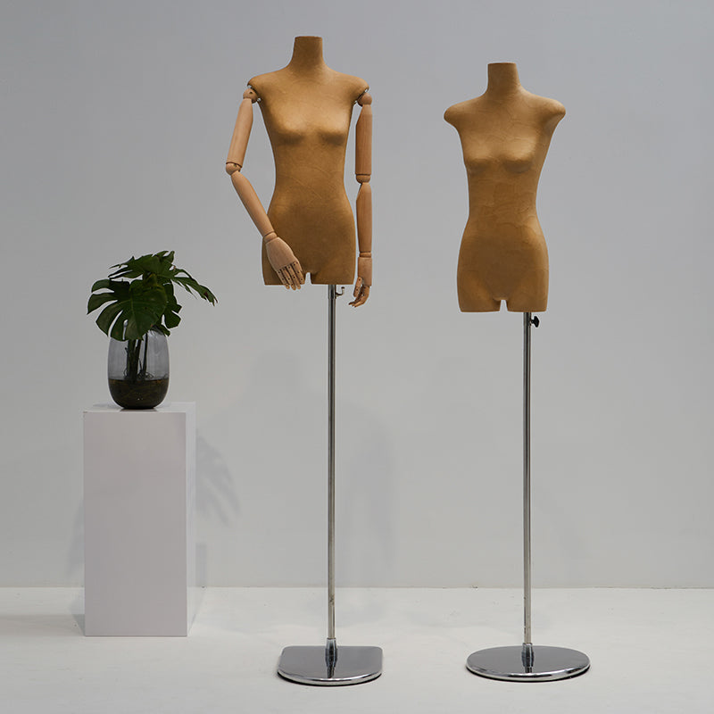 Petite Mannequin View 4