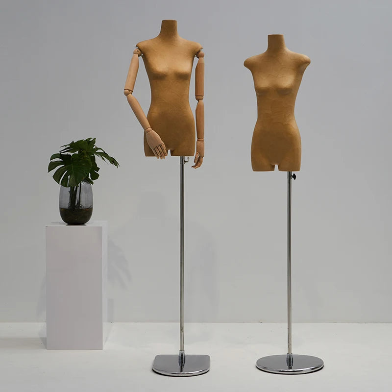 Petite Mannequin View 4